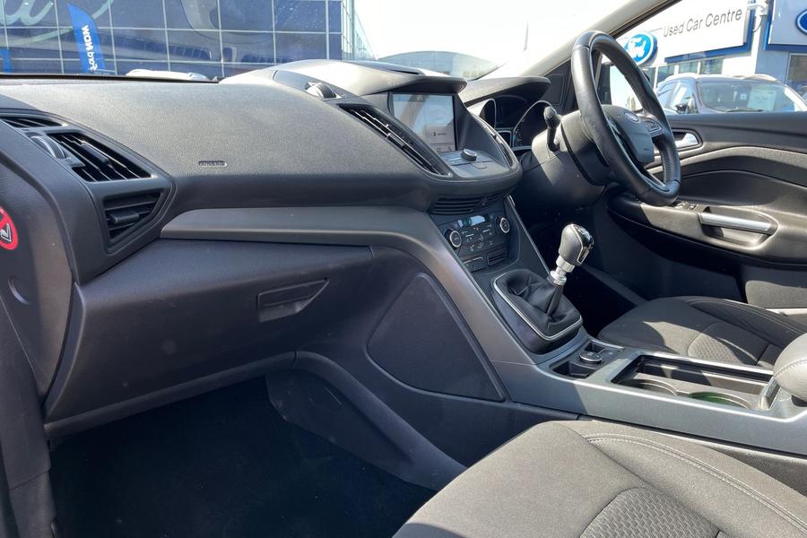 Ford KUGA Photo autoimg-37efa3c97167f0c9592c585d669e4f2f9507a531.jpg