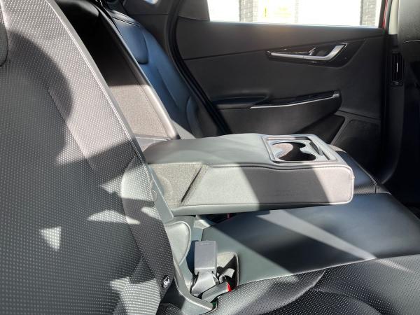 Kia EV6 Photo autoimg-37f02178afbcdd2e1c390b1185ab8a2cd3c54820.jpg