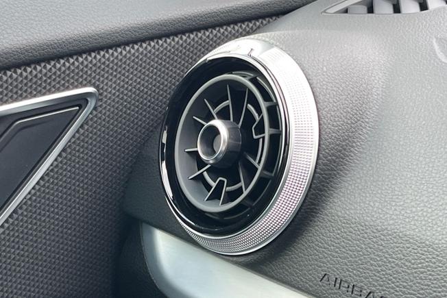 AUDI Q2 Photo 32