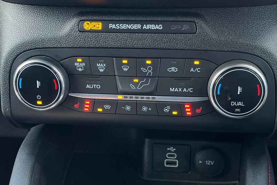 Ford Kuga Photo autoimg-37f8a82adcafb4aa2f927870cb4621ac28475b03.jpg
