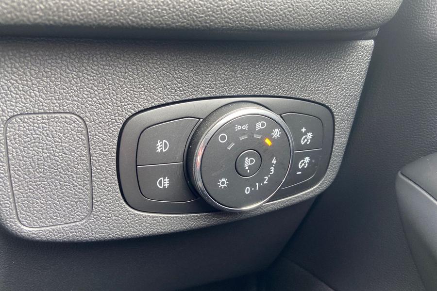 Ford FOCUS Photo autoimg-37f9eca44313627919f5a32f3927a9aecc0e76e9.jpg