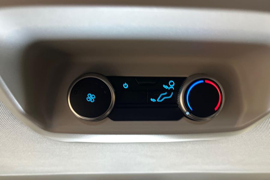 Ford TOURNEO CUSTOM Photo autoimg-37fc1cb58a693babe504d3b6ce1a84aa0f59b661.jpg
