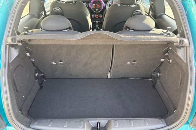 MINI Hatchback Photo 12