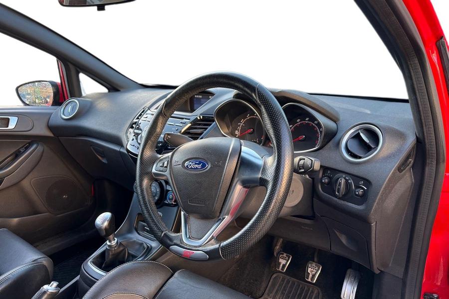 Ford FIESTA Photo autoimg-37fea3e51609172989aa91ea86e3421f5eb1fa4d.jpg