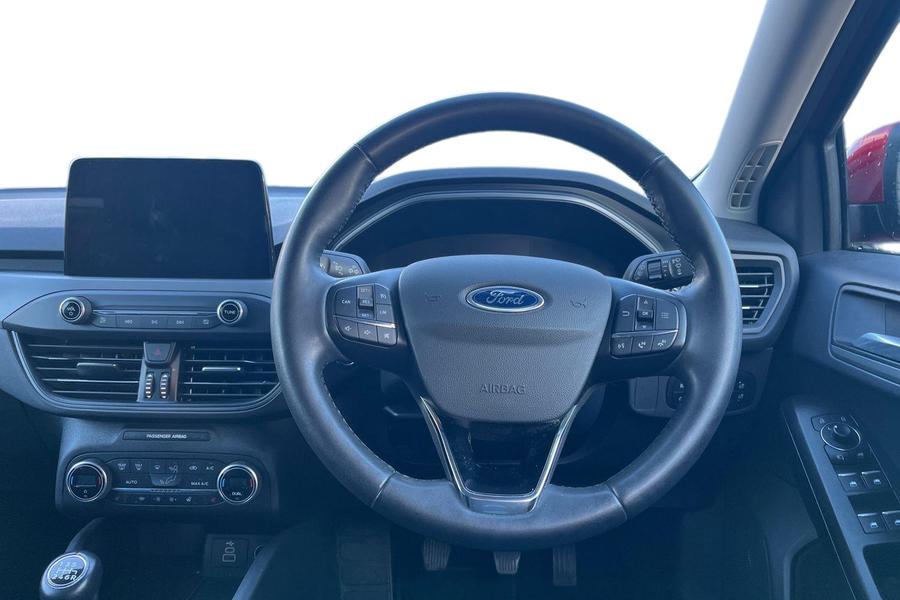 Ford Focus Photo autoimg-37ffca53e4e6352cf0521860e0cb634b2eae4e90.jpg