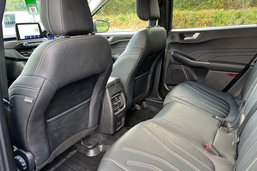 Ford Kuga Photo autoimg-380084c56c7fa34684a4809d0afcf4cb98afcaf9.jpg