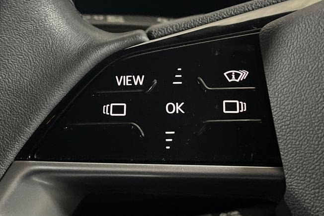 AUDI Q6 E-Tron Photo 16