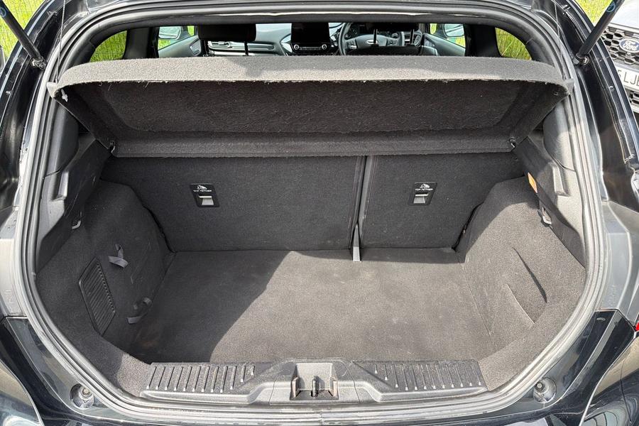 Ford FIESTA Photo autoimg-38064623b75eb39dff7f811c476e9a63b95feb73.jpg