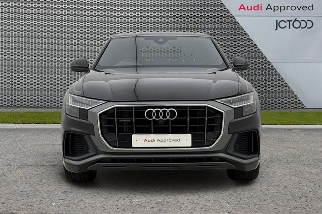 AUDI Q8 Photo 8