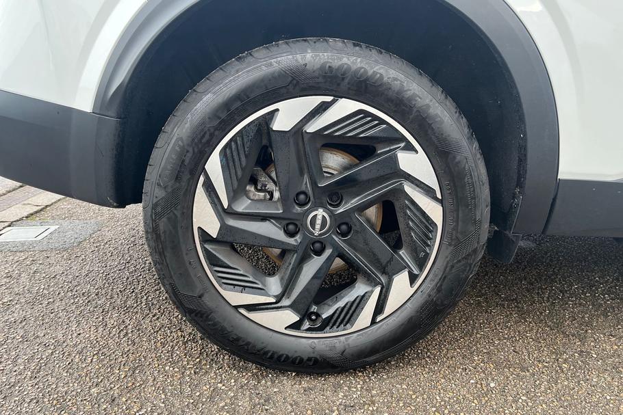 Used Nissan QASHQAI DU25BPK 24