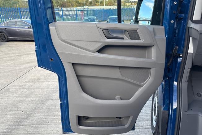 VOLKSWAGEN Crafter Photo 45