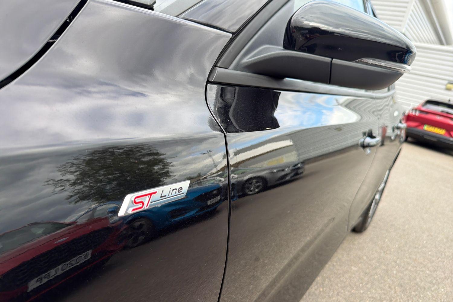 Ford FOCUS Photo 25
