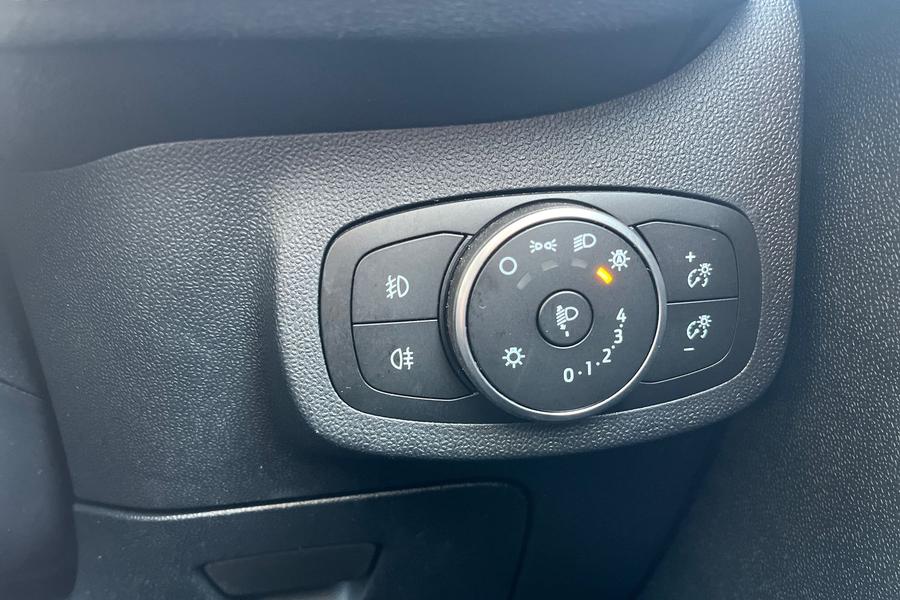 Ford FIESTA Photo autoimg-380d2e5aa3f0d766ba48661b336031b20da187f0.jpg