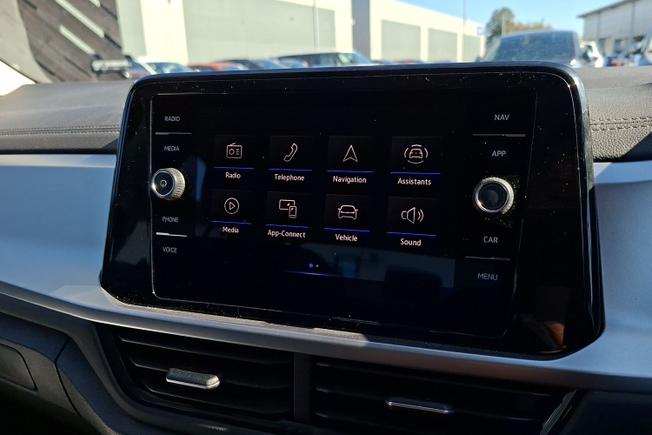 VOLKSWAGEN T-Roc Photo 13
