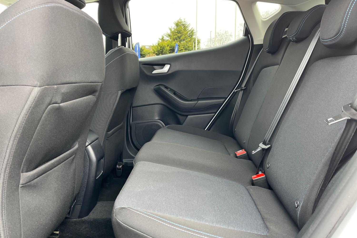 Ford FIESTA Photo 19