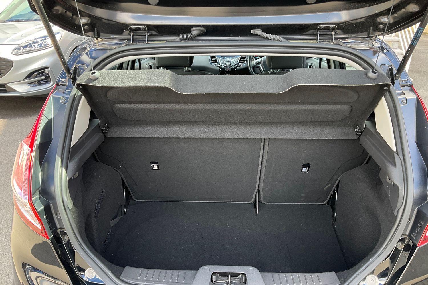 Ford FIESTA Photo 20