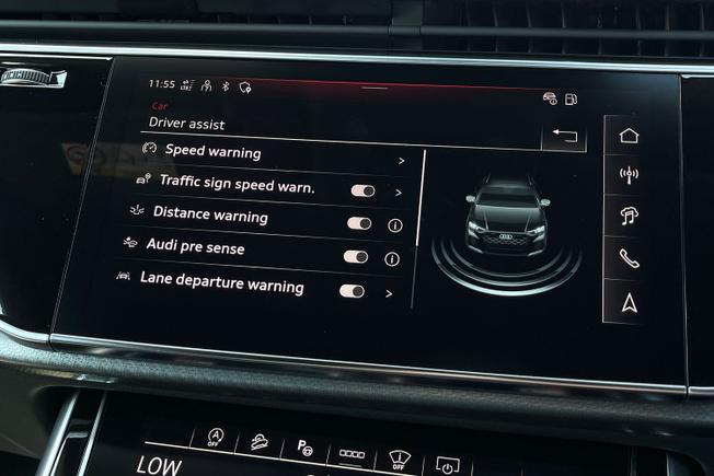 AUDI Rsq8 Photo 35