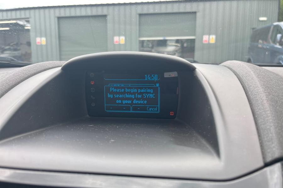 Ford FIESTA Photo autoimg-38166e29ffd6e325f2a2ce6e1011179ec446e6a9.jpg