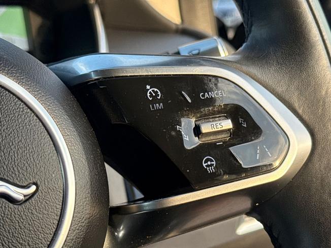JAGUAR I-Pace Photo 17