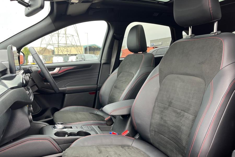 Ford Kuga Photo autoimg-381cef4f90535f6190288f6a1a8dcb8090a7190e.jpg