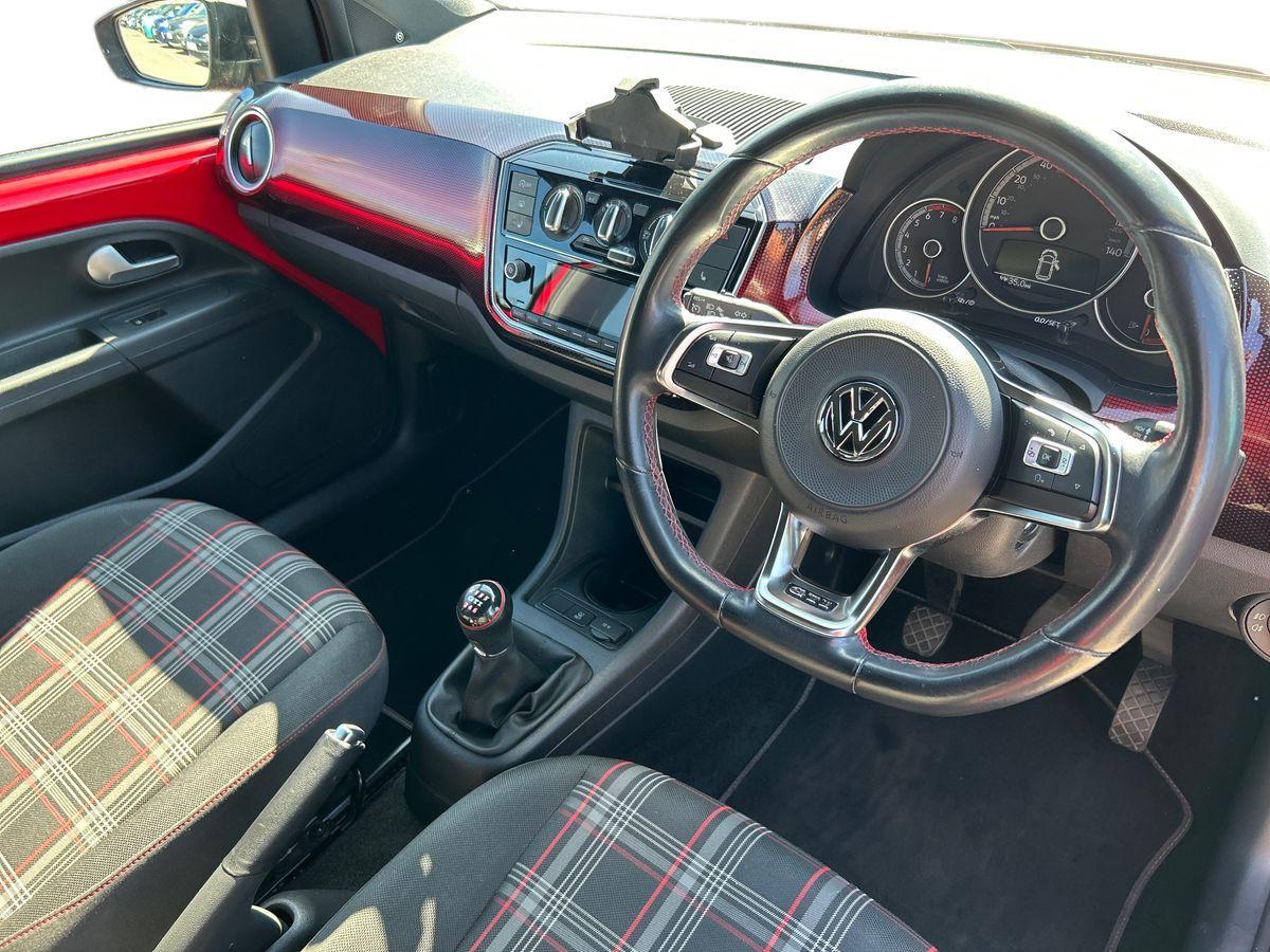 Volkswagen up! Photo autoimg-3822d5264b98754b04f7ecd5b9db870bf63296b2.jpg