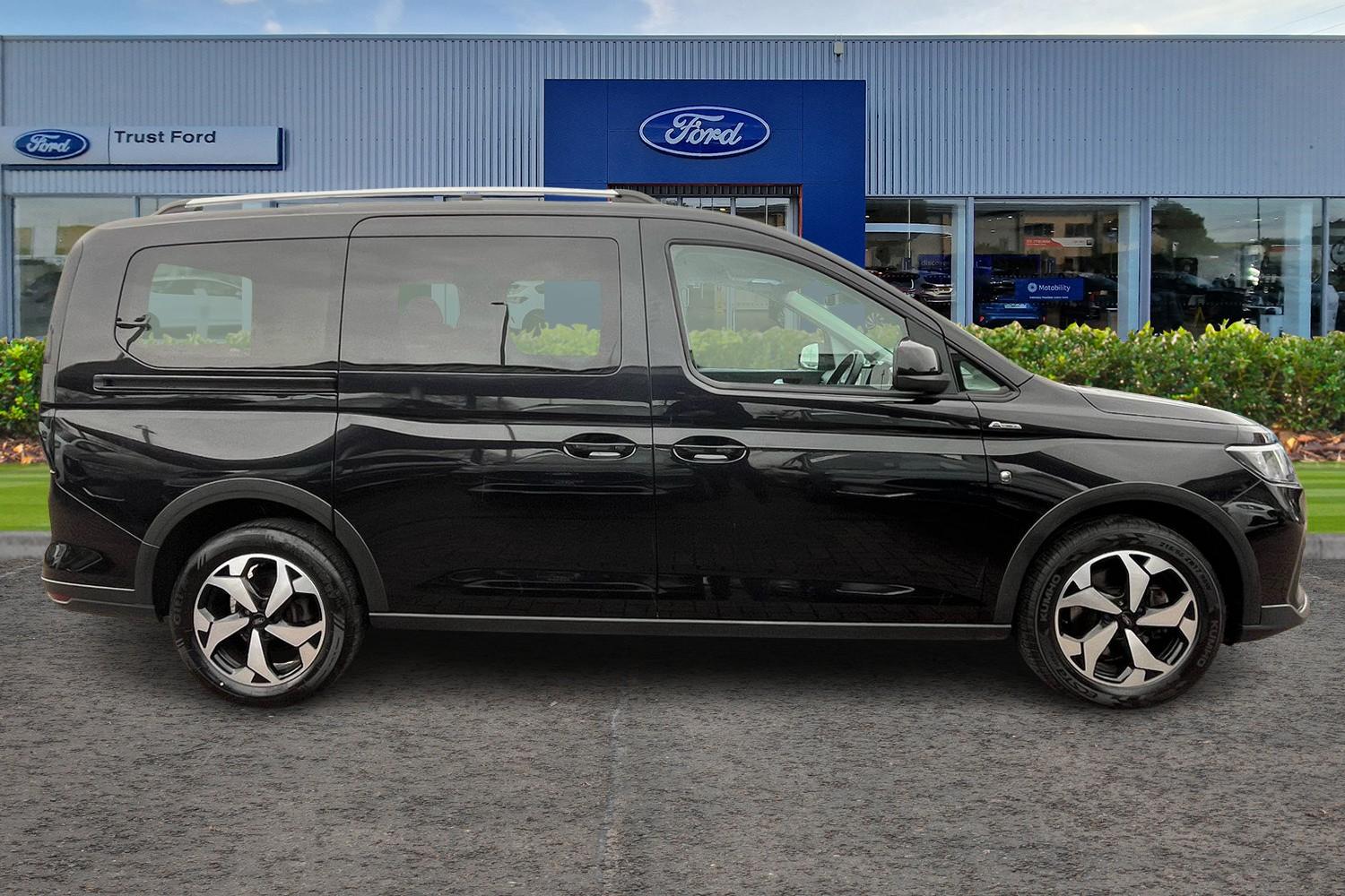 Ford TOURNEO CONNECT Photo 2