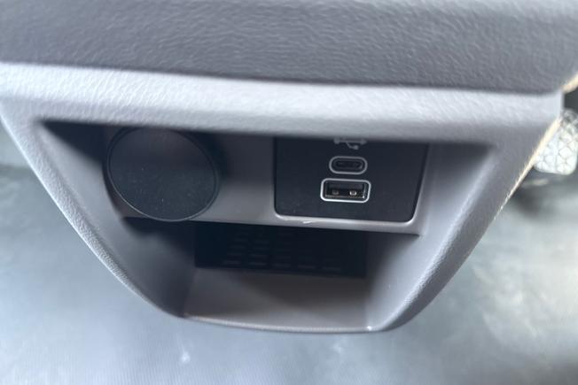 VOLKSWAGEN Transporter Photo 50