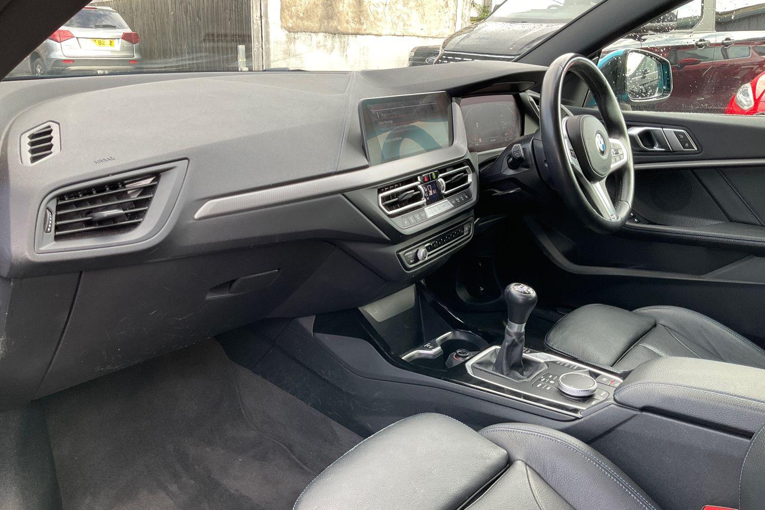 BMW 2 SERIES Photo 17