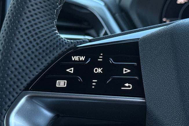 AUDI  Q4 Photo 16