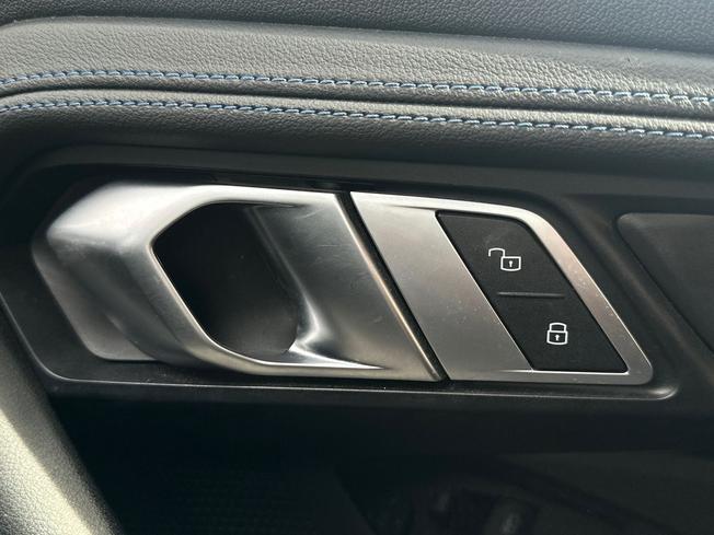 BMW 2 Series Photo 37