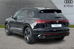 VOLKSWAGEN Touareg Photo 3
