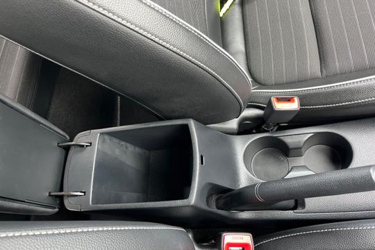 Kia Rio Photo autoimg-38302bd35c6affc672b7a7f54e02ad5b74d51ebe.jpg