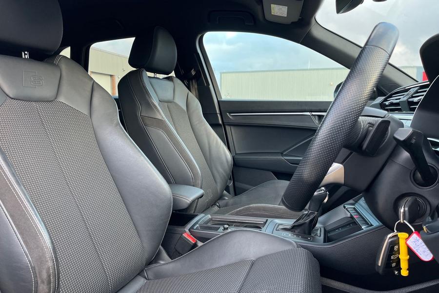 Audi Q3 Photo autoimg-3831b2f75591eb81b8dbdf5b51a67fefb7317831.jpg