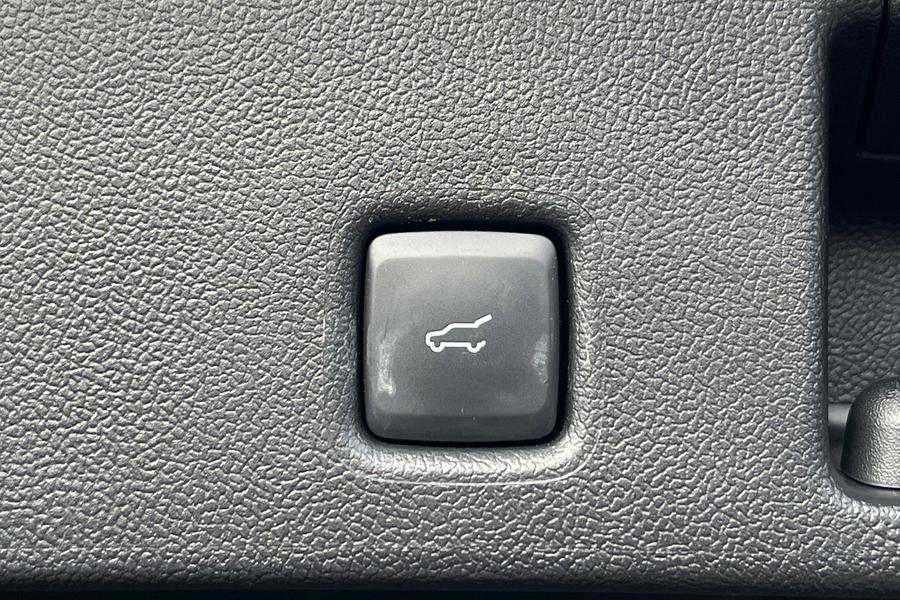Ford KUGA Photo autoimg-383250ac86bef8b92bf5082973221cf3bff36f9e.jpg