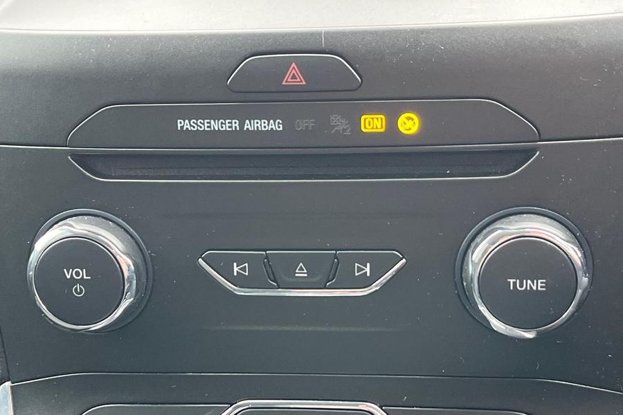 Ford GALAXY Photo autoimg-383a9ab164cacc7cc228d28dec2d5cf62e6421d1.jpg