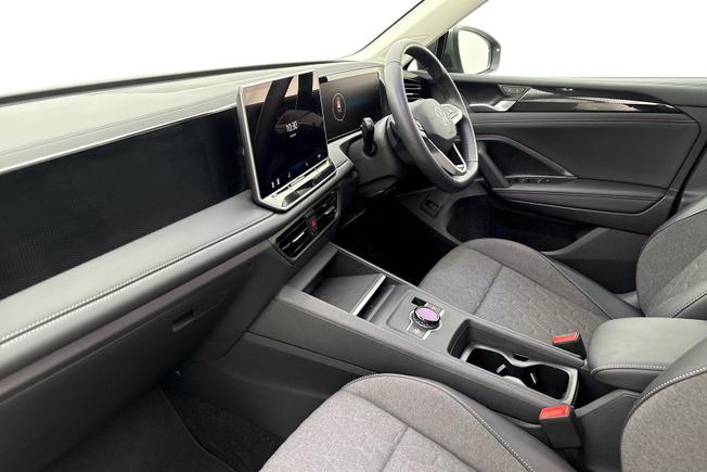 VOLKSWAGEN Tiguan Photo 2