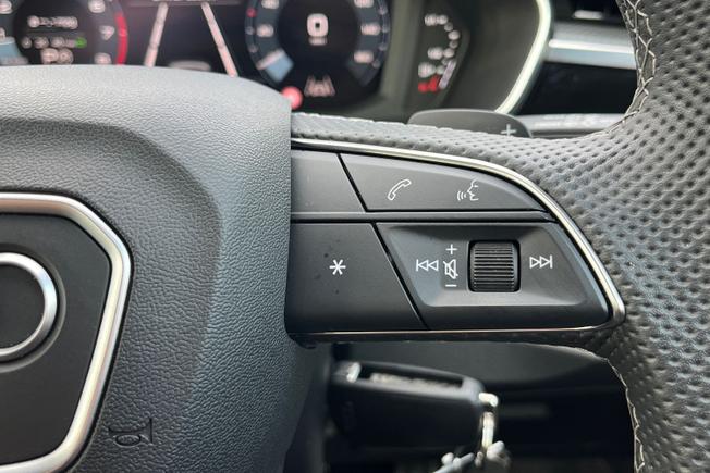 AUDI Q3 Photo 17