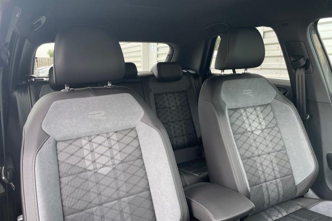 VOLKSWAGEN T-Roc Photo 25