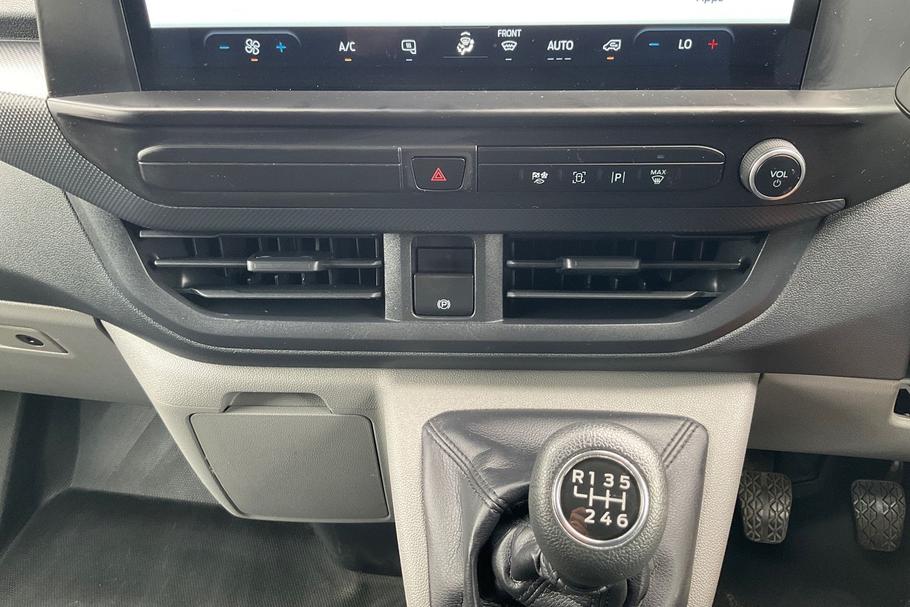 Used Ford TRANSIT CUSTOM LG25TZT 33