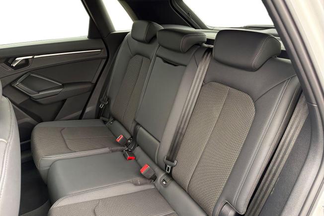 Audi Q3 Photo 10