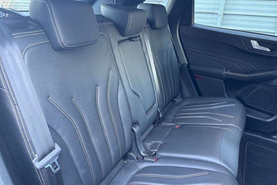 Ford KUGA Photo autoimg-3840d9f55b6d30ea2b3b05bb8018738ba22af2e2.jpg