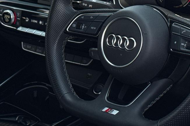 Audi A4 Avant Photo 41