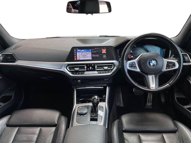 BMW 3 Series Photo 10
