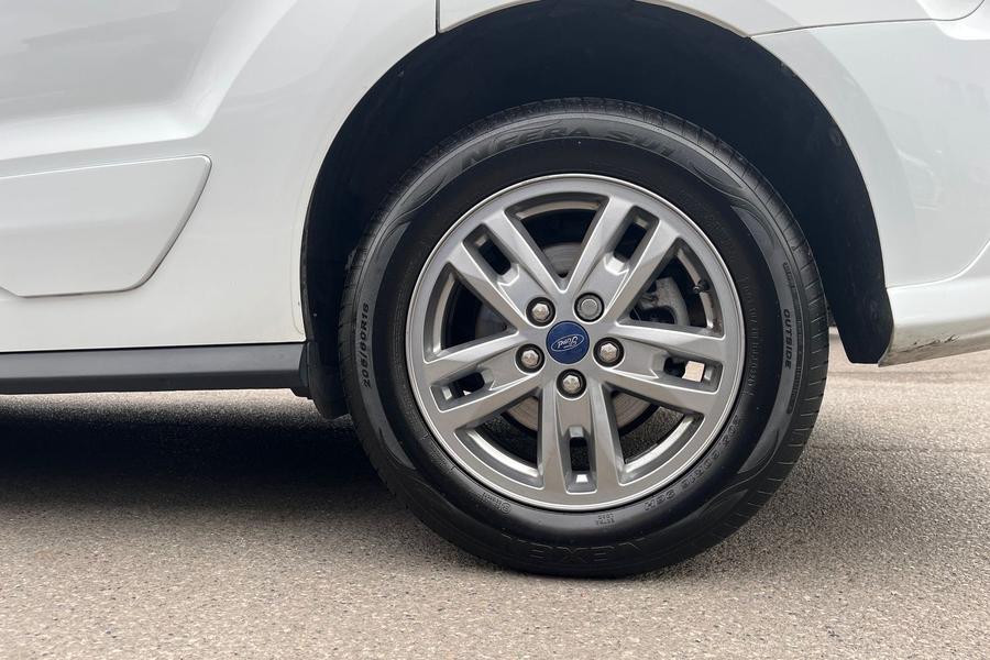 Ford Tourneo Connect Photo autoimg-3849e8cee347c56e24a3bac0e7626159d572f9d2.jpg