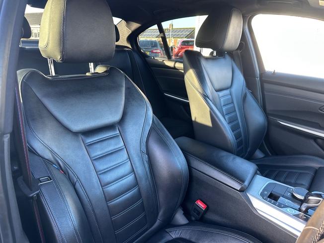 BMW 3 Series Photo 32