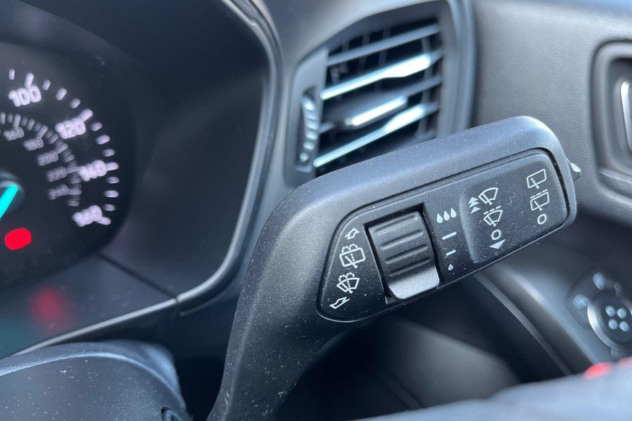 Ford FOCUS Photo autoimg-384c5bfd95622958f5cc47464d5388e6d7526c24.jpg