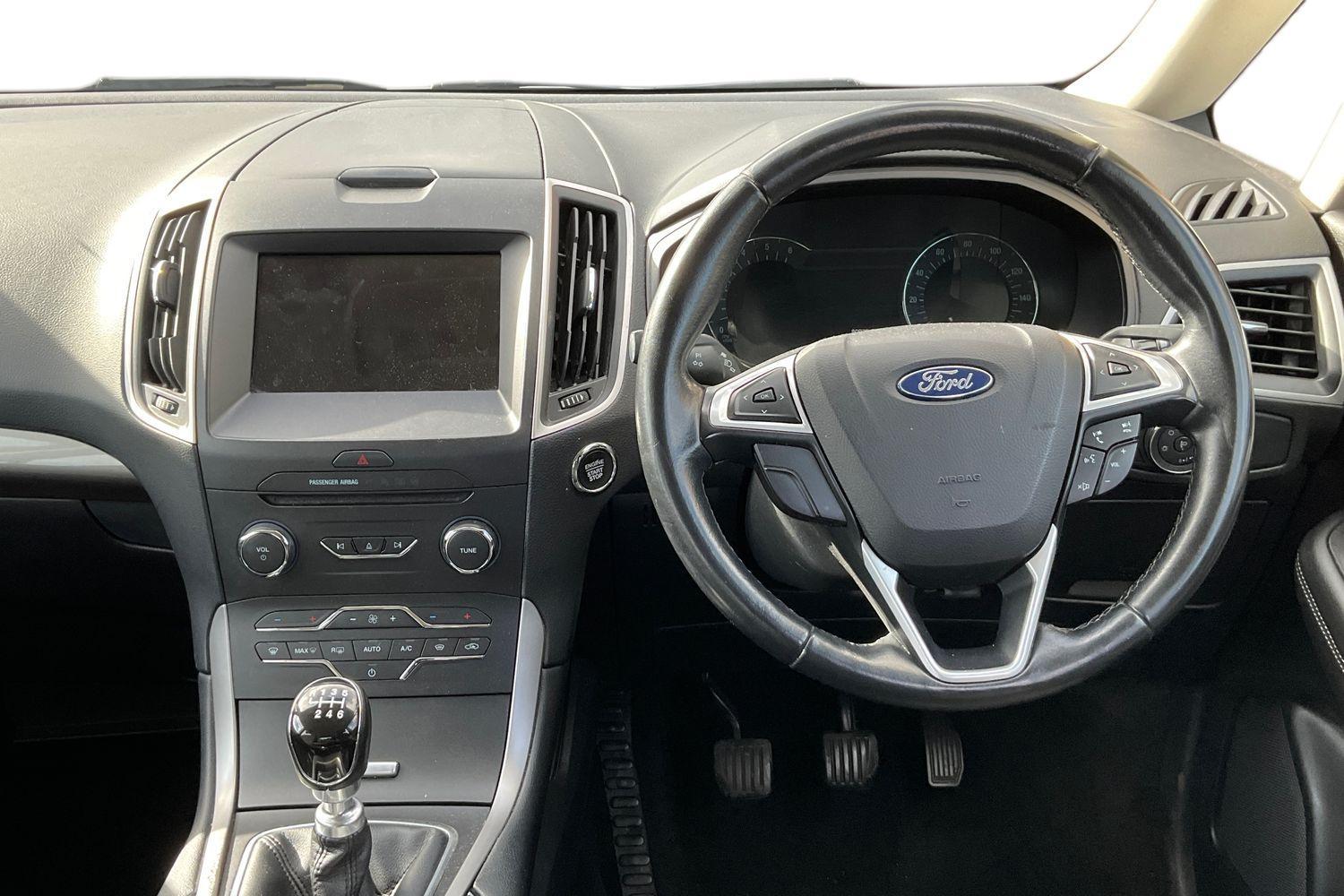 Ford GALAXY Photo 10