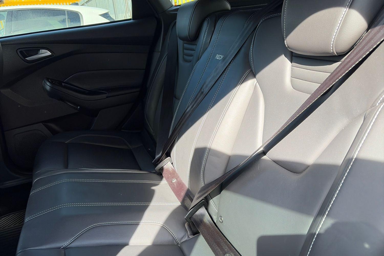 Ford Focus Photo 19