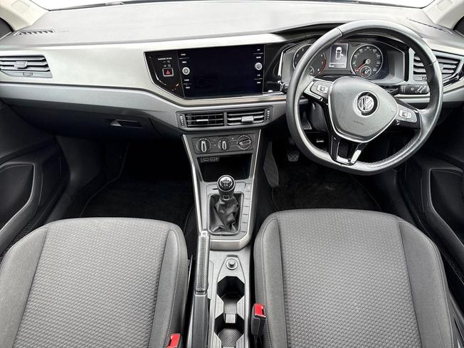 VOLKSWAGEN Polo Photo 10