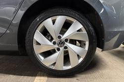 VOLKSWAGEN Golf Photo 5